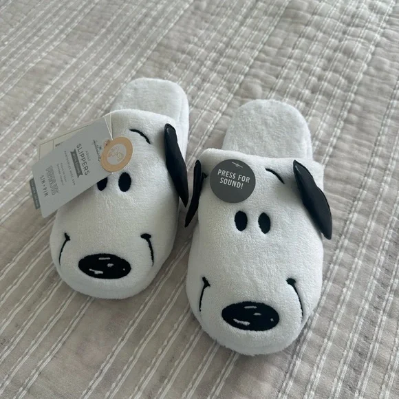 Peanuts® Snoopy Slippers With Sound, Small/Medium - Picture 1 of 3